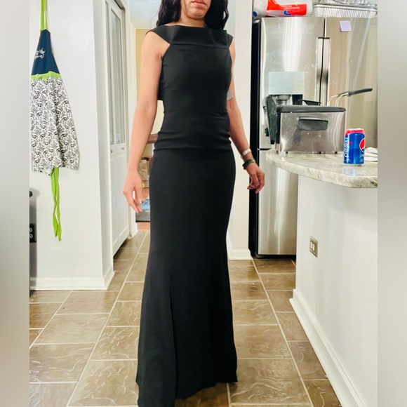 Black Formal Sleeveless Maxi Length Dress by Dress the Population - Picture 3 of 8